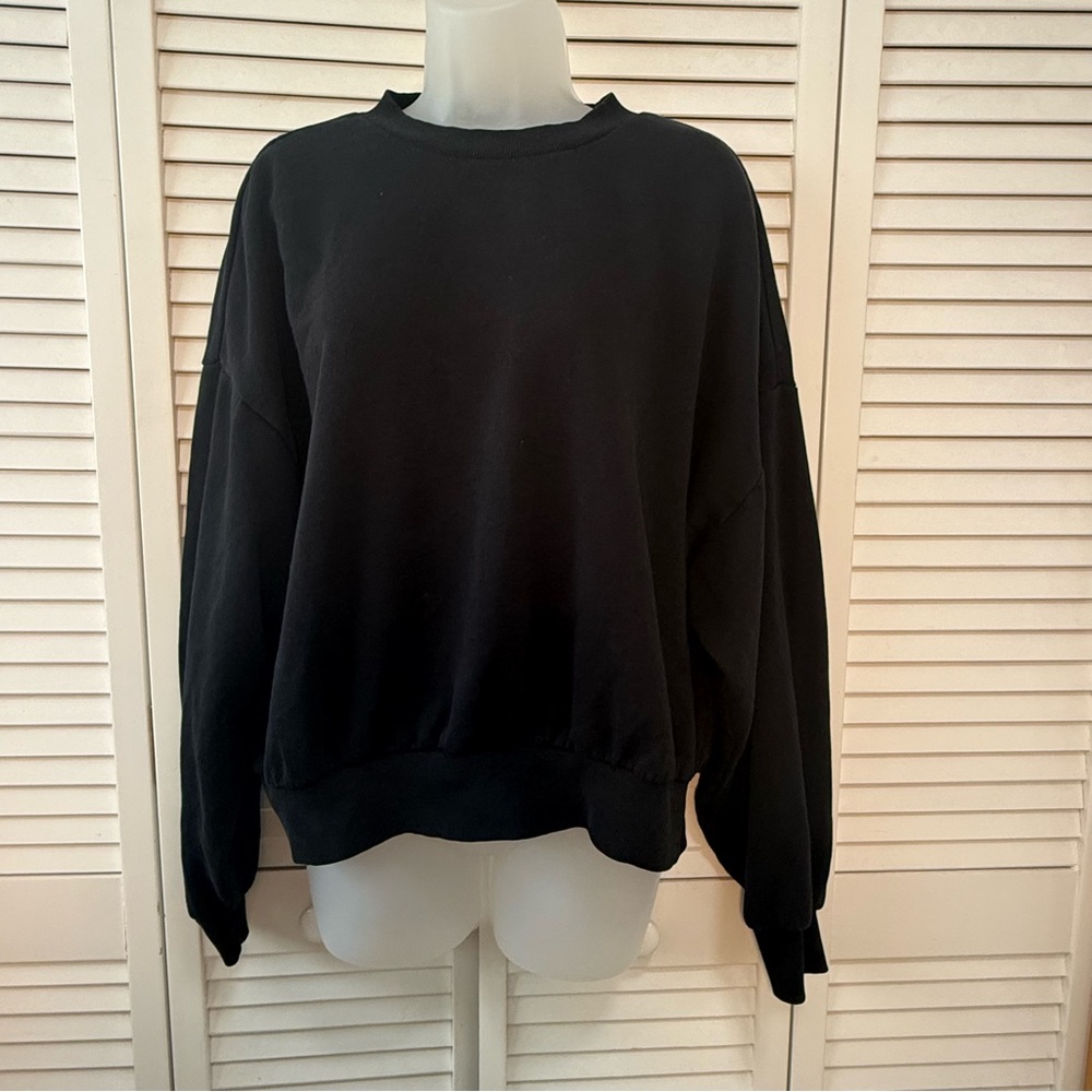 H&M Black Crew Neck Sweater
